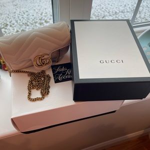 GG Marmont matelassé leather super mini bag